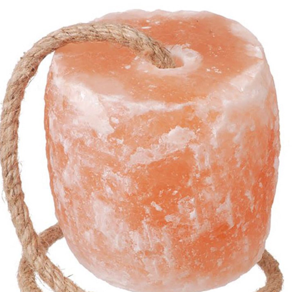 Salted Rope Minrosa Salt Roll with Rope (1-2kg) – Peats Ridge Equestrian Supplies
