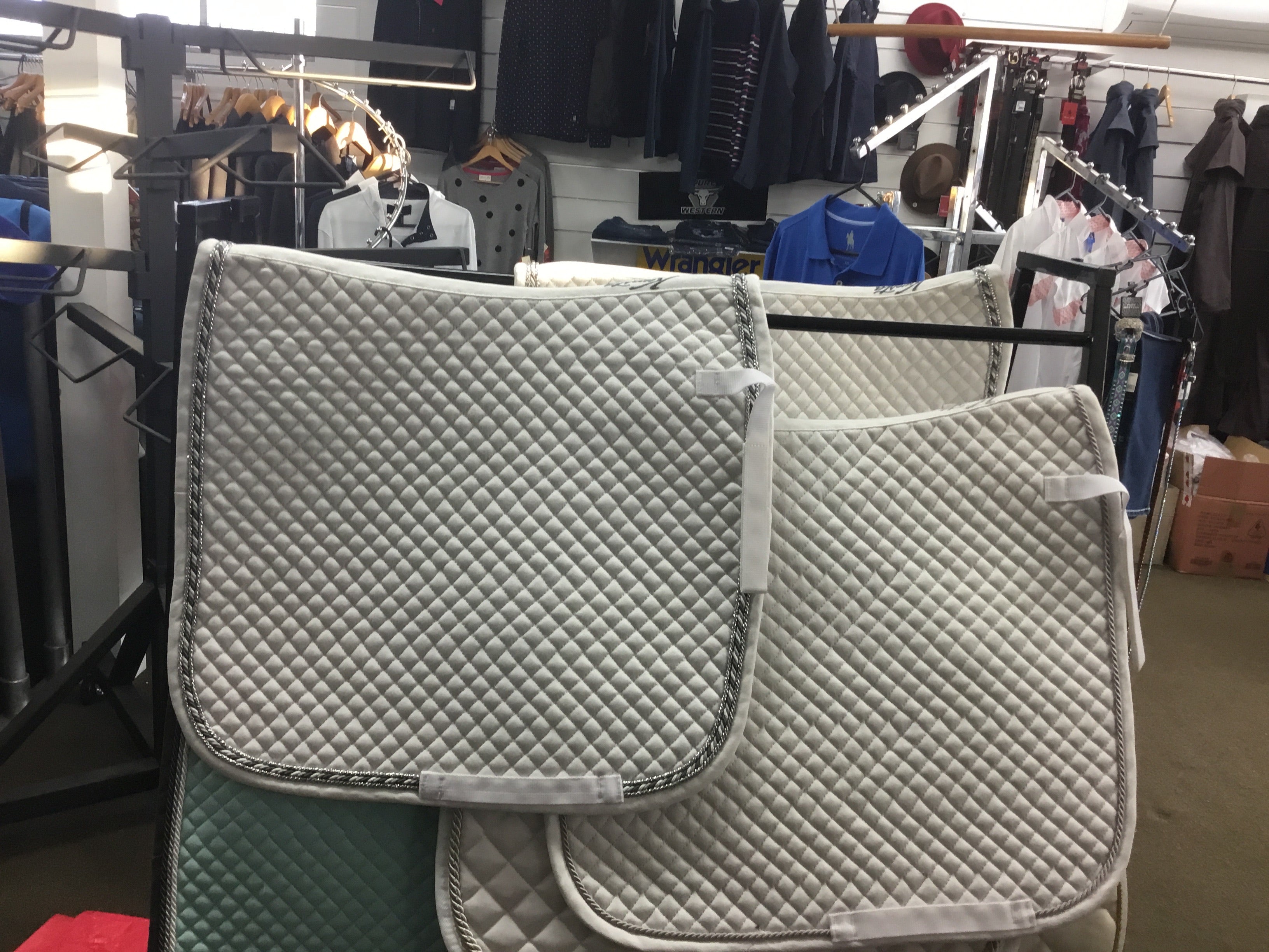Kwesta Royale Saddle Pad