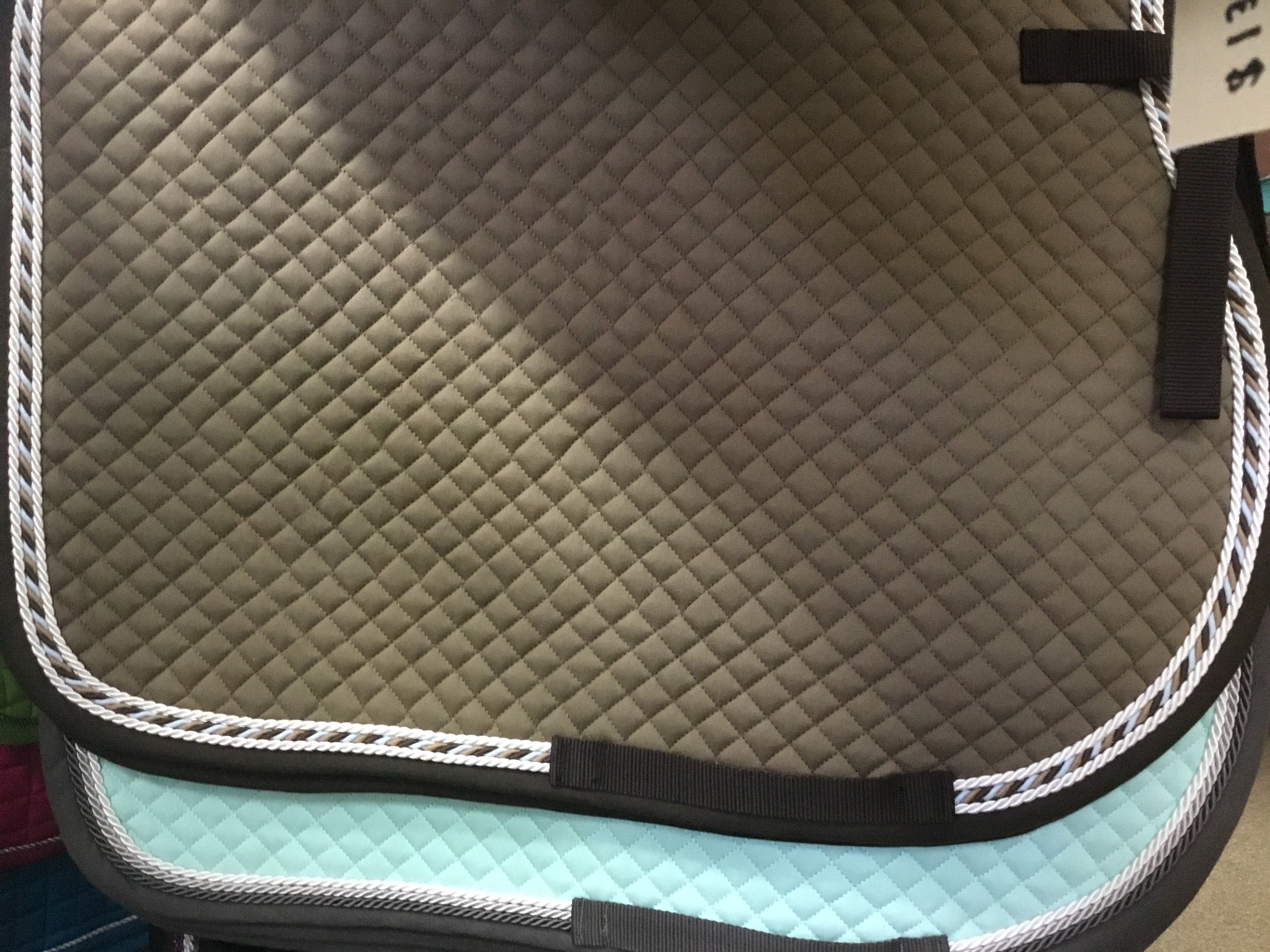 Kwesta Royale Saddle Pad